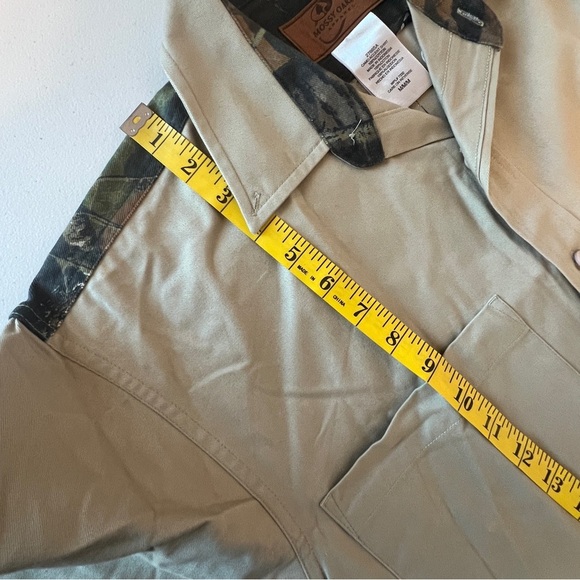 Mossy Oak Heavy Cotton Camo Accent Green Button Down Shirt Medium - Picture 9 of 11